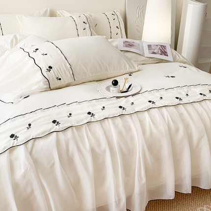 你好美丽 2025新款巴黎水洗磨毛刺绣蕾丝花边工艺款四件套 巴黎白黑