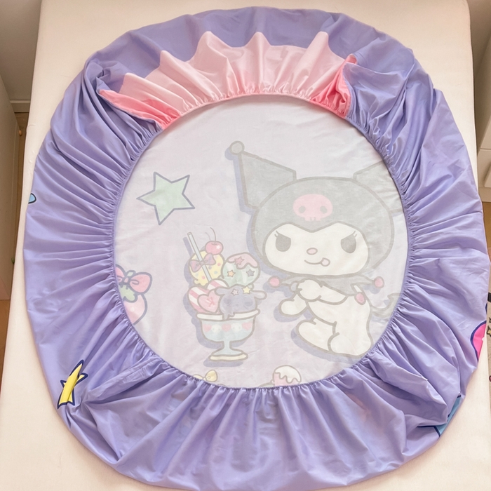 91家纺网 家纺一手货源 找家纺 暮思家居 2025新款正版授权三丽鸥大阪全棉数码印花纯棉单品床笠（第二批） A版-草莓库洛米