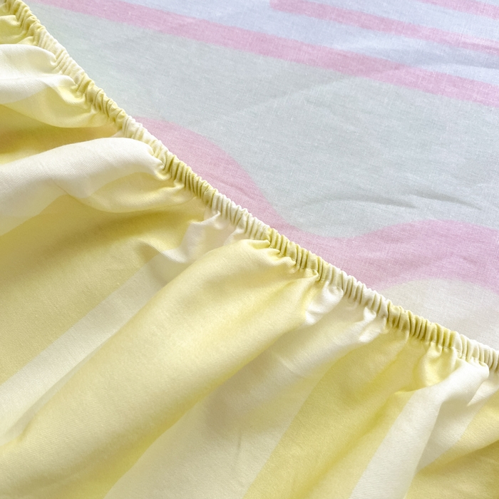 91家纺网 家纺一手货源 找家纺 暮思家居 2025新款正版授权三丽鸥大阪全棉数码印花纯棉单品床笠（第二批） A版-可爱大眼蛙