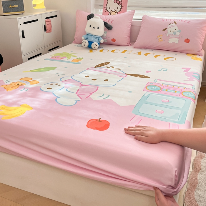 91家纺网 家纺一手货源 找家纺 暮思家居 2025新款正版授权三丽鸥大阪全棉数码印花纯棉单品床笠（第二批） A版-活力帕恰狗