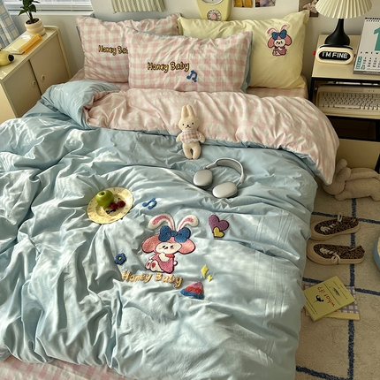 91家纺网 家纺一手货源 找家纺 （总）原素 2025新款萌到心窝窝的毛巾绣四件套