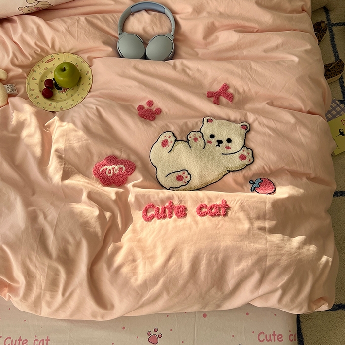 91家纺网 家纺一手货源 找家纺 原素 2025新款萌到心窝窝的毛巾绣四件套 酣睡懒猫