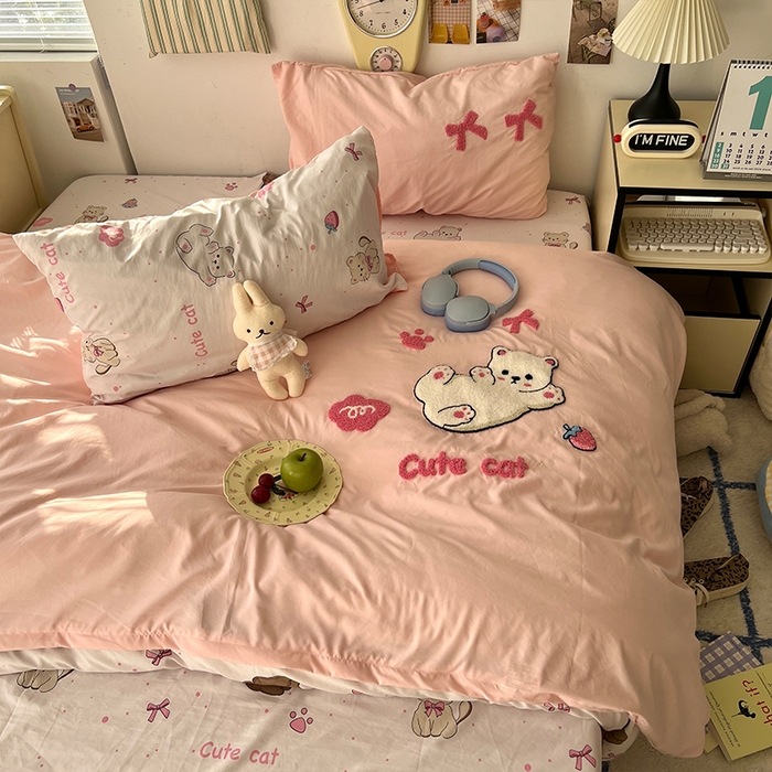 91家纺网 家纺一手货源 找家纺 原素 2025新款萌到心窝窝的毛巾绣四件套 酣睡懒猫