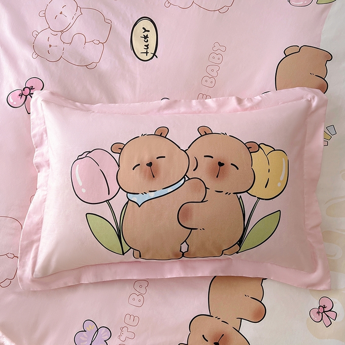 91家纺网 家纺一手货源 找家纺 浩诚 2025新款专版卡皮巴拉纯棉全棉卡通大版四件套-原创水豚卡卡【 提供买家秀 】 幸运巴拉