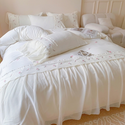 你好美丽 2025新款巴黎水洗磨毛刺绣蕾丝花边工艺款四件套 巴黎白粉