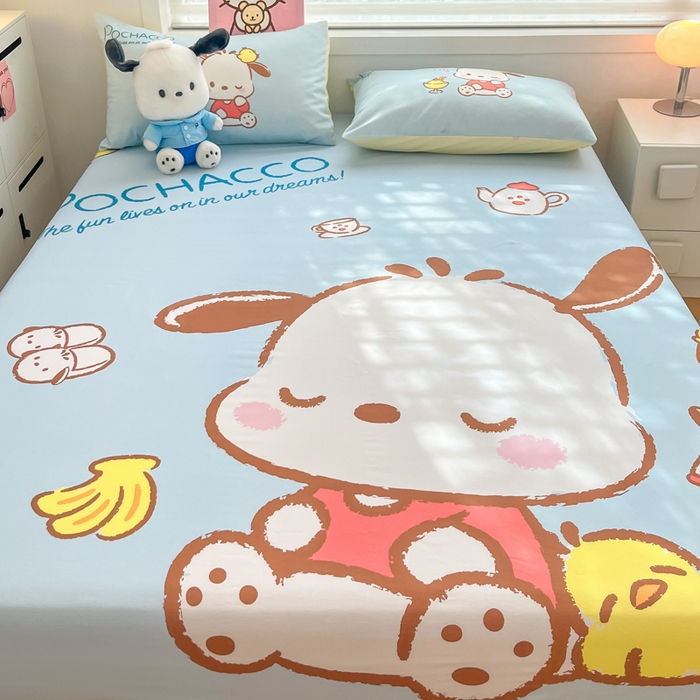 91家纺网 家纺一手货源 找家纺 暮思家居 2025新款正版授权三丽鸥大阪全棉数码印花纯棉单品床笠（第二批） A版-呆萌帕恰狗