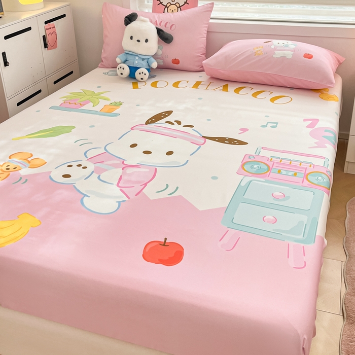 91家纺网 家纺一手货源 找家纺 暮思家居 2025新款正版授权三丽鸥大阪全棉数码印花纯棉单品床笠（第二批） A版-活力帕恰狗