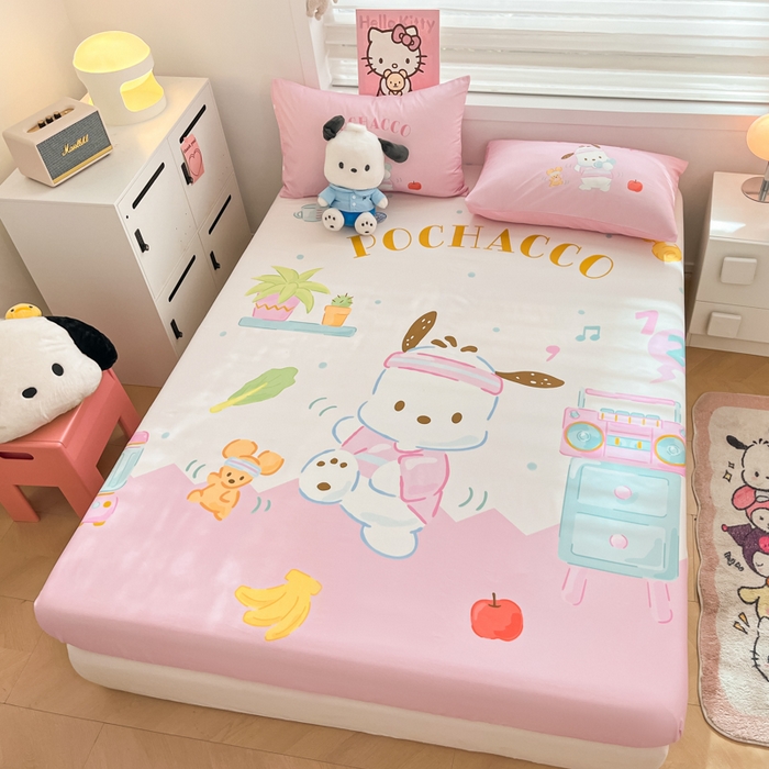 91家纺网 家纺一手货源 找家纺 暮思家居 2025新款正版授权三丽鸥大阪全棉数码印花纯棉单品床笠（第二批） A版-活力帕恰狗