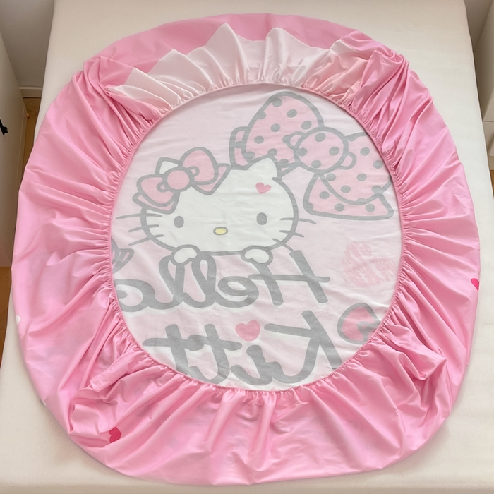 91家纺网 家纺一手货源 找家纺 暮思家居 2025新款正版授权三丽鸥大阪全棉数码印花纯棉单品床笠（第二批） A版-凯蒂宝贝