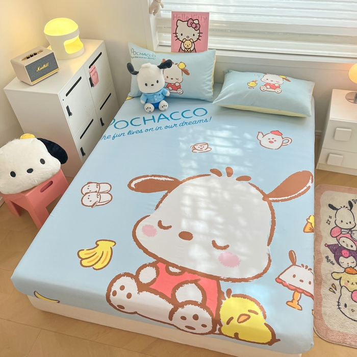 91家纺网 家纺一手货源 找家纺 暮思家居 2025新款正版授权三丽鸥大阪全棉数码印花纯棉单品床笠（第二批） A版-呆萌帕恰狗