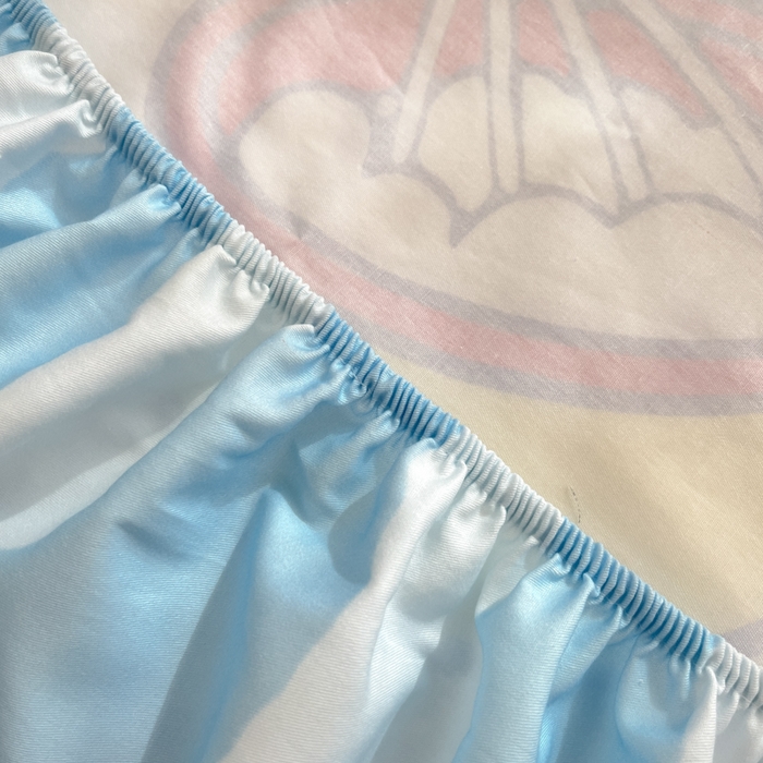 91家纺网 家纺一手货源 找家纺 暮思家居 2025新款正版授权三丽鸥大阪全棉数码印花纯棉单品床笠（第二批） A版-竖条大耳狗