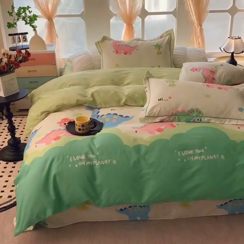 91家纺网 家纺一手货源 找家纺 2025新款亲肤舒适小清新全棉四件套 恐龙乐园