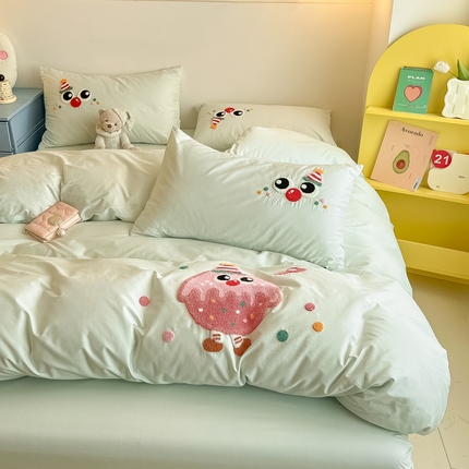 泽西家纺 2025新款A类全棉13376卡通毛巾绣纯棉四件套三件套甜甜家族系列 甜甜小姐-绿