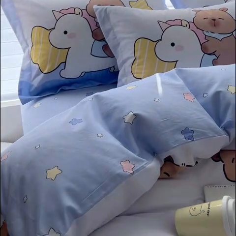 91家纺网 家纺一手货源 找家纺 浩诚 2025新款专版卡皮巴拉纯棉全棉卡通大版四件套-原创水豚卡卡【 提供买家秀 】 旋转巴拉