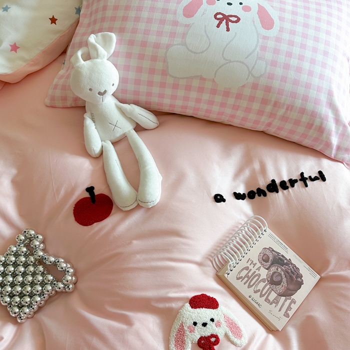 91家纺网 家纺一手货源 找家纺 美乐迪家纺 2025新款全棉毛巾绣四件套 苹果兔