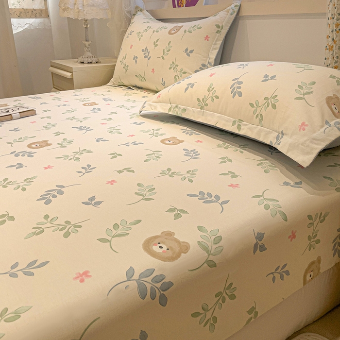 91家纺网 家纺一手货源 找家纺 2025春夏新款全棉花卉系列印花单床笠 叶中萌熊