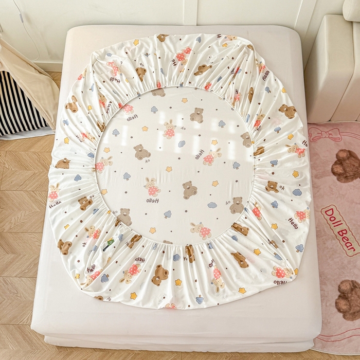 91家纺网 家纺一手货源 找家纺 温眠 2025新款A类亲肤水洗棉可爱卡通印花床笠 巴萨熊