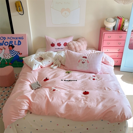 91家纺网 家纺一手货源 找家纺 美乐迪家纺 2025新款全棉毛巾绣四件套 苹果兔