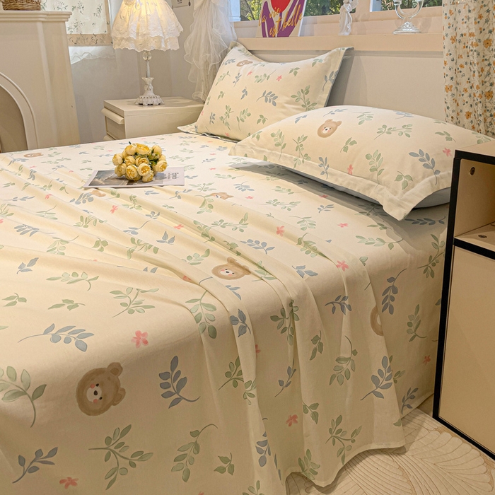 91家纺网 家纺一手货源 找家纺 2025春夏新款全棉花卉系列印花床单 叶中萌熊