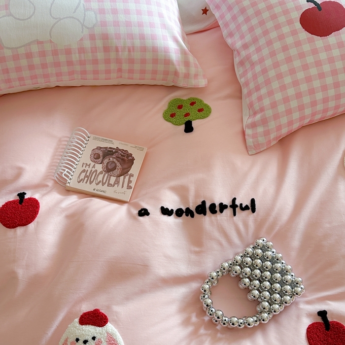 91家纺网 家纺一手货源 找家纺 美乐迪家纺 2025新款全棉毛巾绣四件套 苹果兔