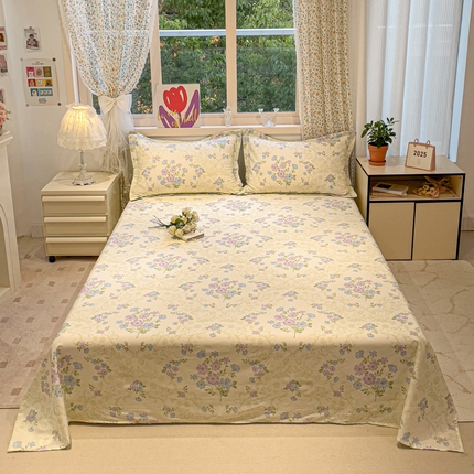 91家纺网 家纺一手货源 找家纺 2025春夏新款全棉花卉系列印花床单 岸边花语