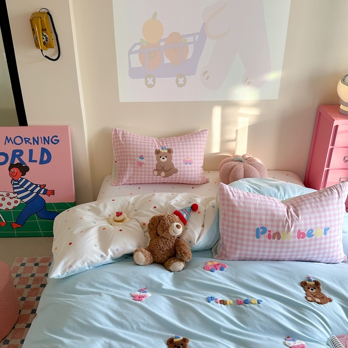 91家纺网 家纺一手货源 找家纺 美乐迪家纺 2025新款全棉毛巾绣四件套 甜品熊