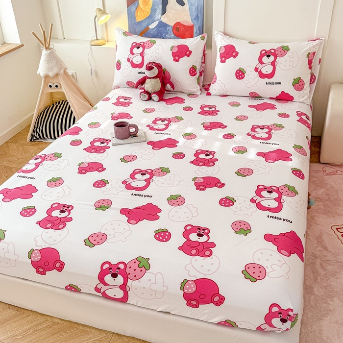 91家纺网 家纺一手货源 找家纺 温眠 2025新款A类亲肤水洗棉可爱卡通印花床笠 草莓熊