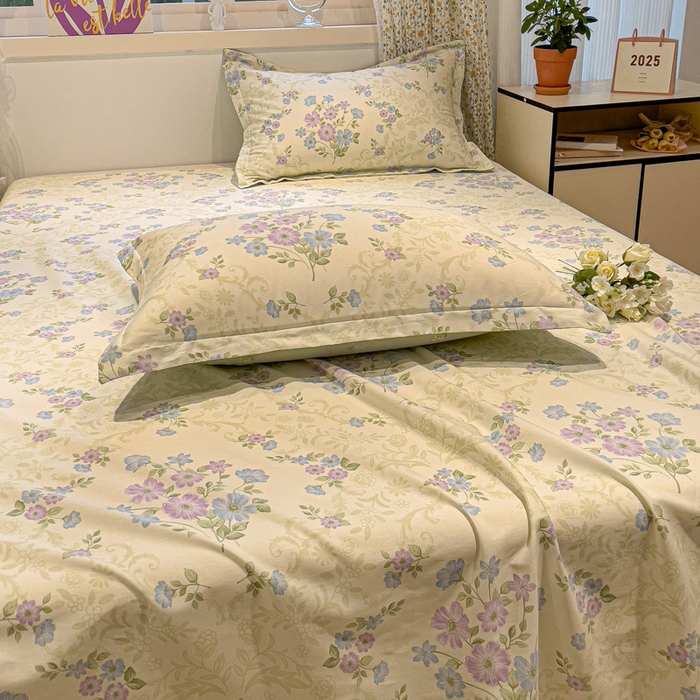 91家纺网 家纺一手货源 找家纺 2025春夏新款全棉花卉系列印花床单 岸边花语