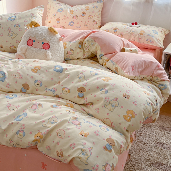 91家纺网 家纺一手货源 找家纺 西引力 2025开春新款全棉印花四件套单被套系列 狗狗家族粉