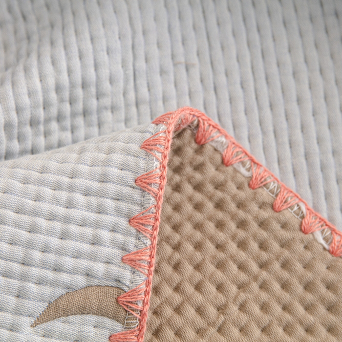 91家纺网 家纺一手货源 找家纺 手艺人2025新款A类宝宝四季全棉提花双面可铺盖床盖榻榻米炕盖炕垫盖毯AC01-AC10 AC02灰