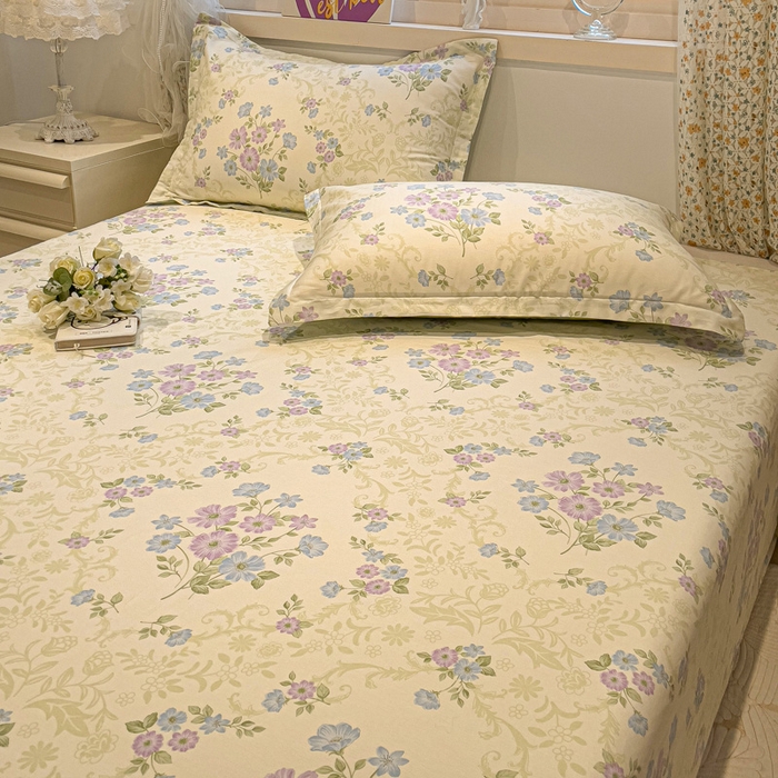 91家纺网 家纺一手货源 找家纺 2025春夏新款全棉花卉系列印花床单 岸边花语