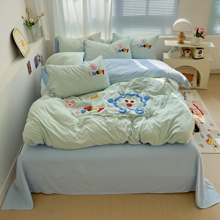 91家纺网 家纺一手货源 找家纺 凯洛奇 2025新款1水洗棉毛巾绣四件套系列【提供买家秀】 完美家族-浅绿