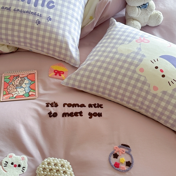 91家纺网 家纺一手货源 找家纺 美乐迪家纺 2025新款全棉毛巾绣四件套 许愿猫