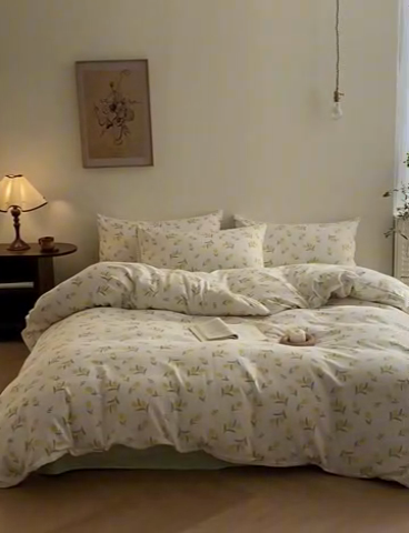 91家纺网 家纺一手货源 找家纺 2025新款A类母婴级有氧全棉纯棉双层纱纯棉印花四件套 场景一 初夏