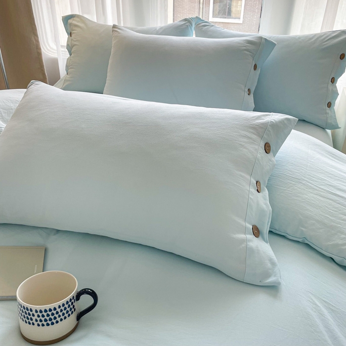 91家纺网 家纺一手货源 找家纺 库里梦家纺 2025新款水洗棉纽扣四件套学生季A类简约纯色无印风四件套 纽扣浅蓝