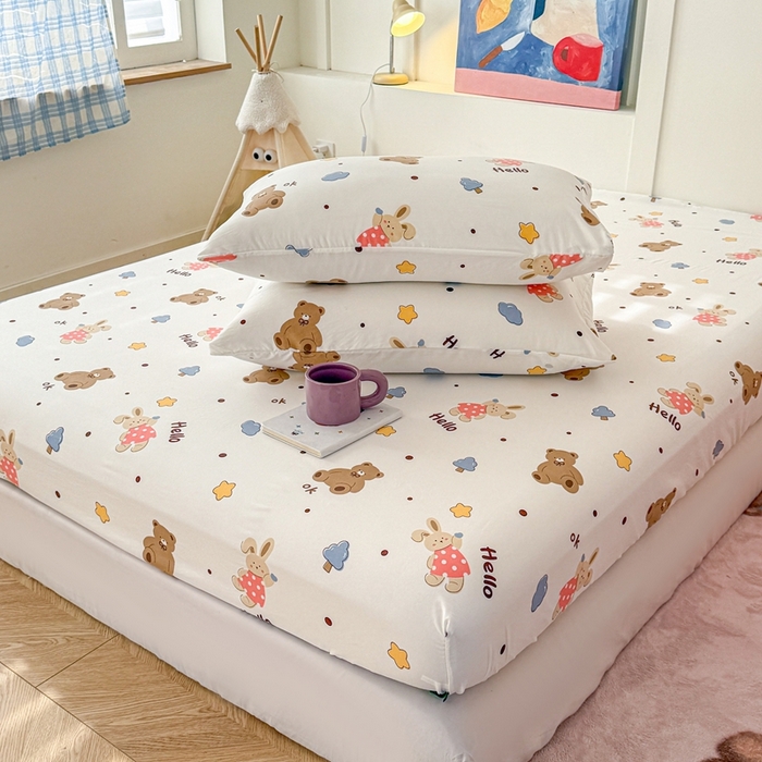 91家纺网 家纺一手货源 找家纺 温眠 2025新款A类亲肤水洗棉可爱卡通印花床笠 巴萨熊