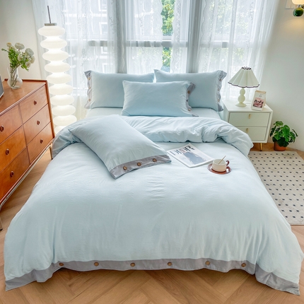 91家纺网 家纺一手货源 找家纺 库里梦家纺 2025新款贴边纽扣式纯色水洗棉四件套 贴边纽扣-浅蓝