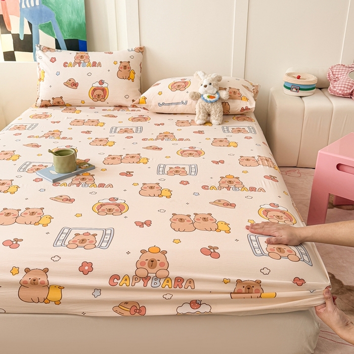 91家纺网 家纺一手货源 找家纺 温眠 2025新款A类亲肤水洗棉可爱卡通印花床笠 卡皮巴拉