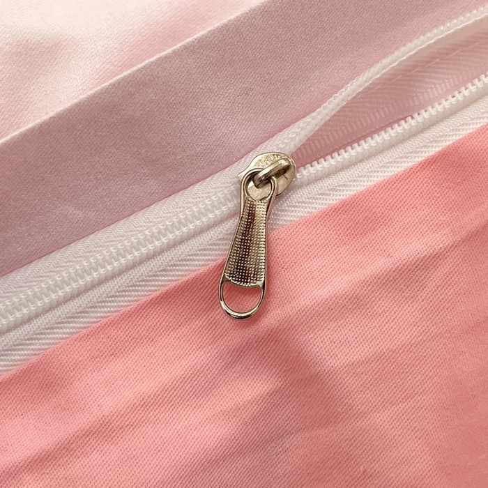 91家纺网 家纺一手货源 找家纺 金爱家 2025新款纯棉数码印花系列四件套 甜蜜时刻