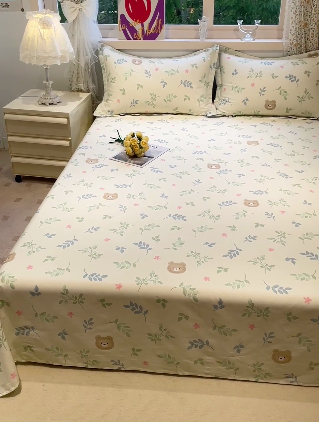 91家纺网 家纺一手货源 找家纺 2025春夏新款全棉花卉系列印花床单 叶中萌熊
