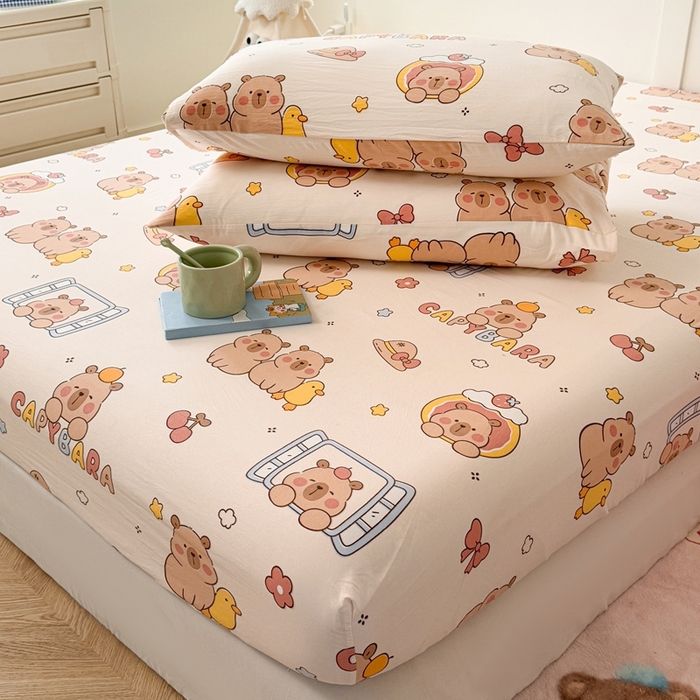 91家纺网 家纺一手货源 找家纺 温眠 2025新款A类亲肤水洗棉可爱卡通印花床笠 卡皮巴拉