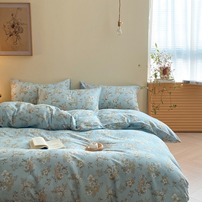 91家纺网 家纺一手货源 找家纺 2025新款A类母婴级有氧全棉纯棉双层纱纯棉印花四件套 场景一 澜月