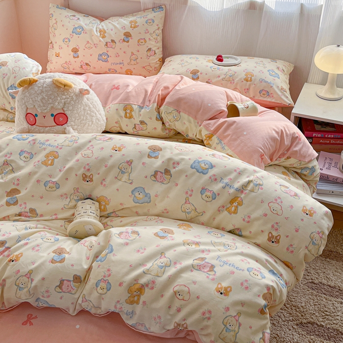 91家纺网 家纺一手货源 找家纺 西引力 2025开春新款全棉印花四件套单被套系列 狗狗家族粉