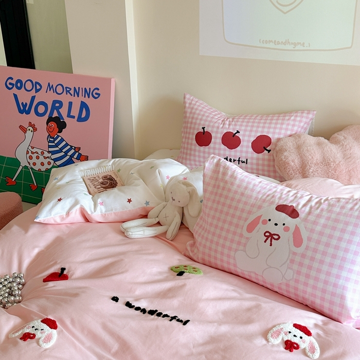 91家纺网 家纺一手货源 找家纺 美乐迪家纺 2025新款全棉毛巾绣四件套 苹果兔