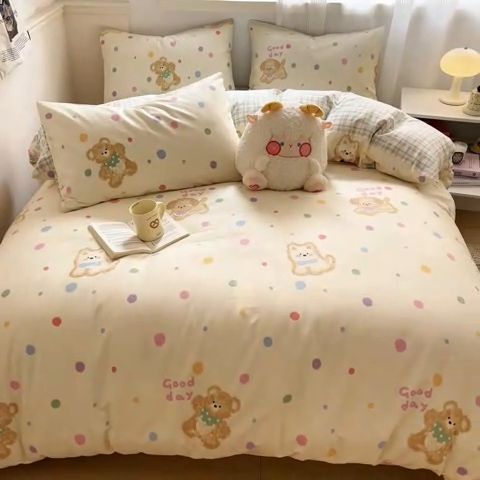 91家纺网 家纺一手货源 找家纺 西引力 2025开春新款全棉印花四件套单被套系列 假日小狗