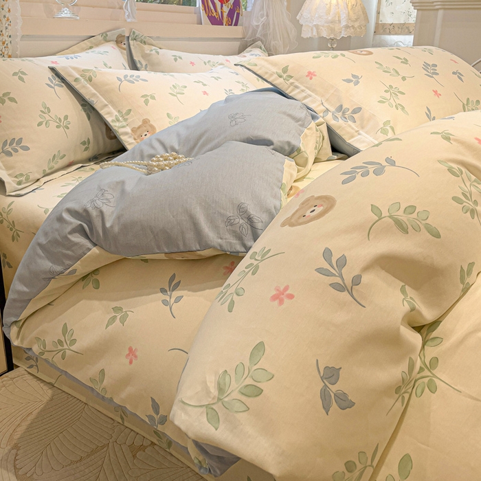 91家纺网 家纺一手货源 找家纺 2025春夏新款全棉花卉系列印花单被套 叶中萌熊