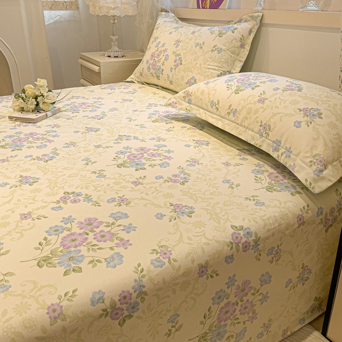 91家纺网 家纺一手货源 找家纺 2025春夏新款全棉花卉系列印花床单 岸边花语