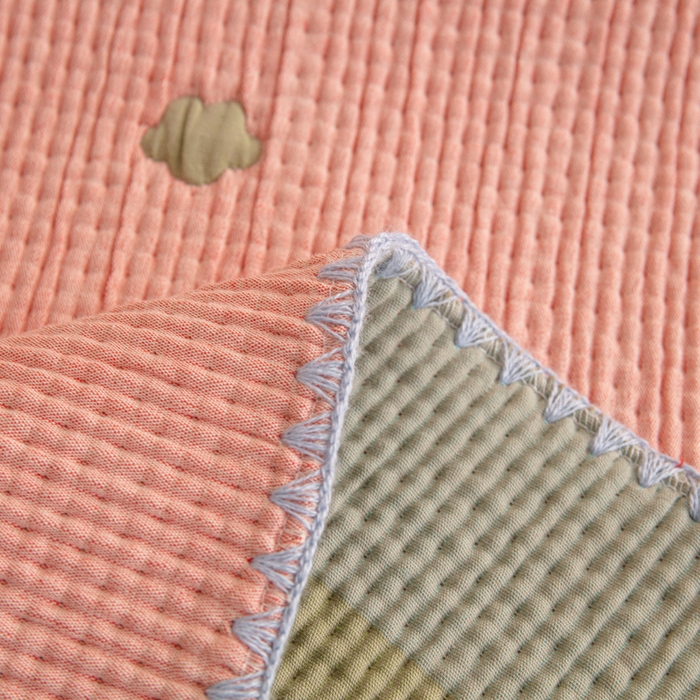 91家纺网 家纺一手货源 找家纺 手艺人2025新款A类宝宝四季全棉提花双面可铺盖床盖榻榻米炕盖炕垫盖毯AC01-AC10 AC09粉