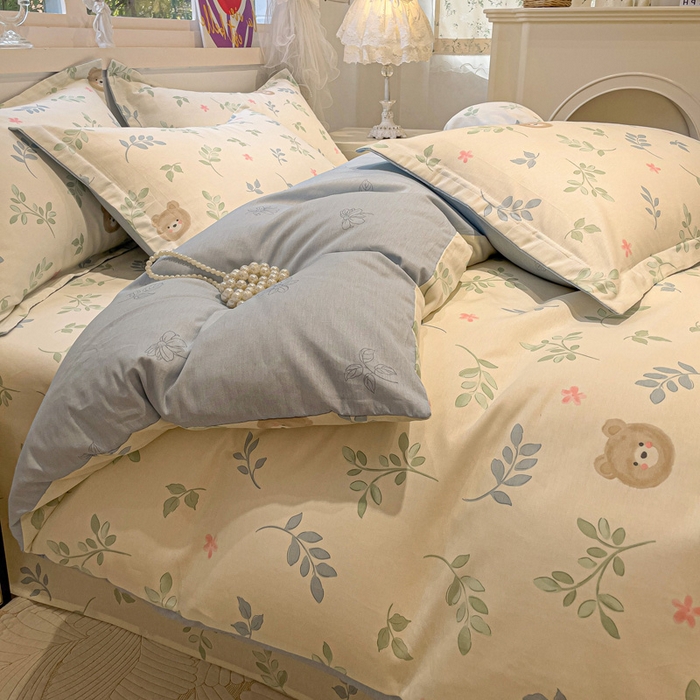 91家纺网 家纺一手货源 找家纺 2025春夏新款全棉花卉系列印花单被套 叶中萌熊