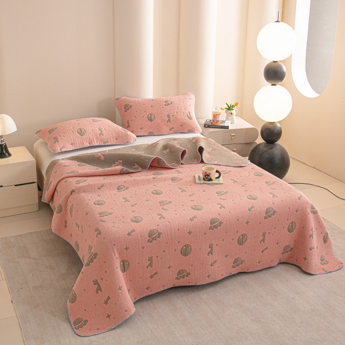 91家纺网 家纺一手货源 找家纺 手艺人2025新款A类宝宝四季全棉提花双面可铺盖床盖榻榻米炕盖炕垫盖毯AC01-AC10 AC07粉